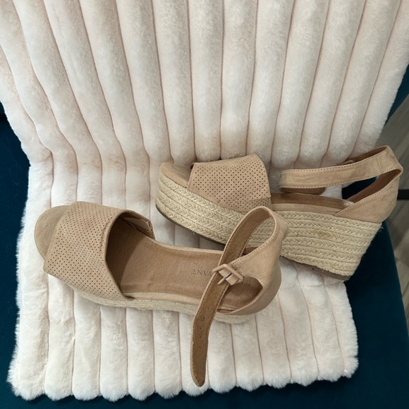 NWOB Lane Bryant Platform Sandals! - Picture 1 of 10